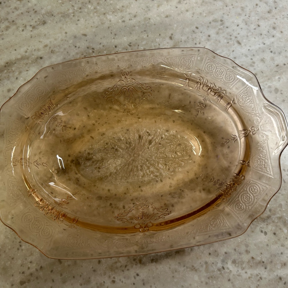 Elegant Glass Serving Platter - pink